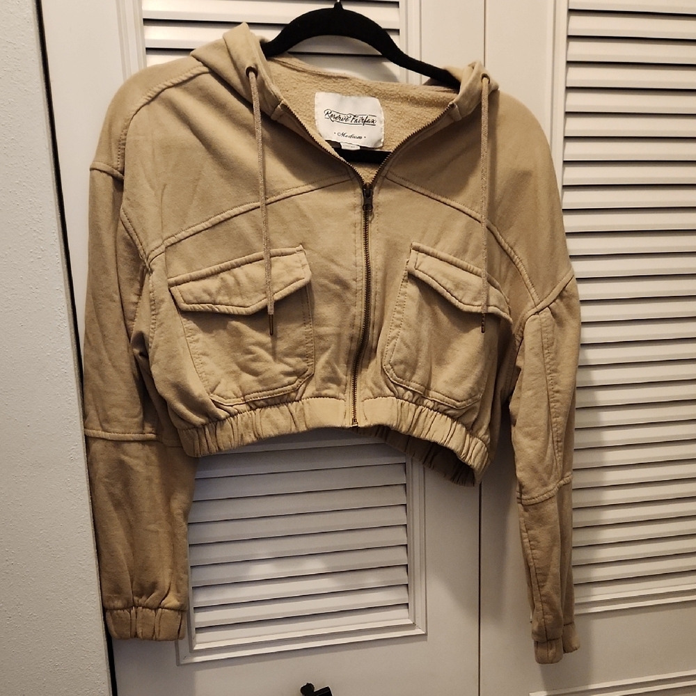 Tan Utility Jacket with Relaxed Fit and Lightweight Fabric